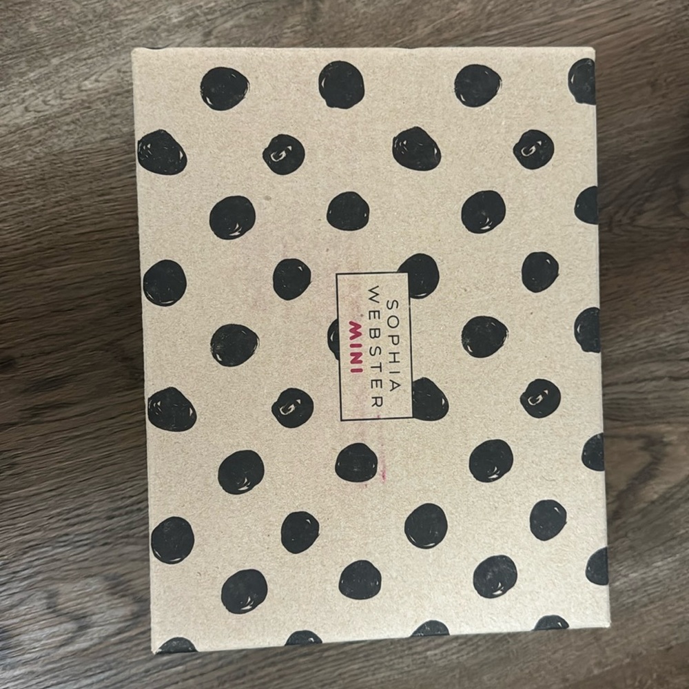 New with box Sophia Webster infant flats. White & Rose Gold. Size 21 EUR